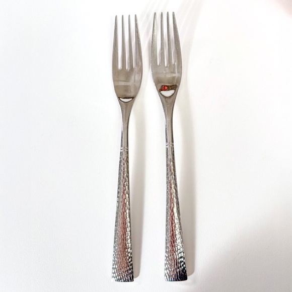 (2) Reed & Barton Hammered Stainless Steel Dinner Forks – Good/Fair Condition 🍽 - Picture 1 of 8